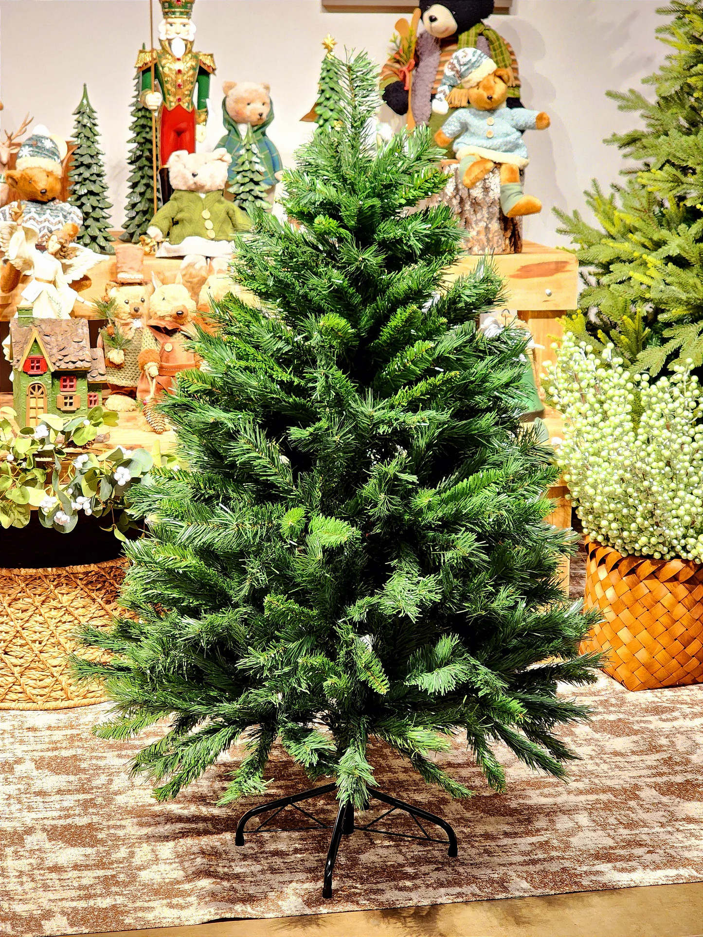 ÁRVORE TRADICIONAL MONTREAL 326 GALHOS 1,20CM