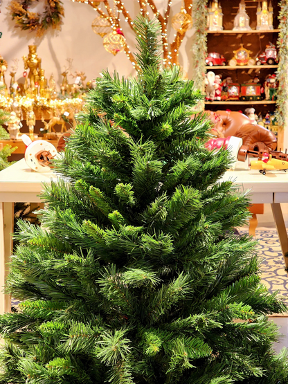 ÁRVORE TRADICIONAL MONTREAL 326 GALHOS 1,20CM