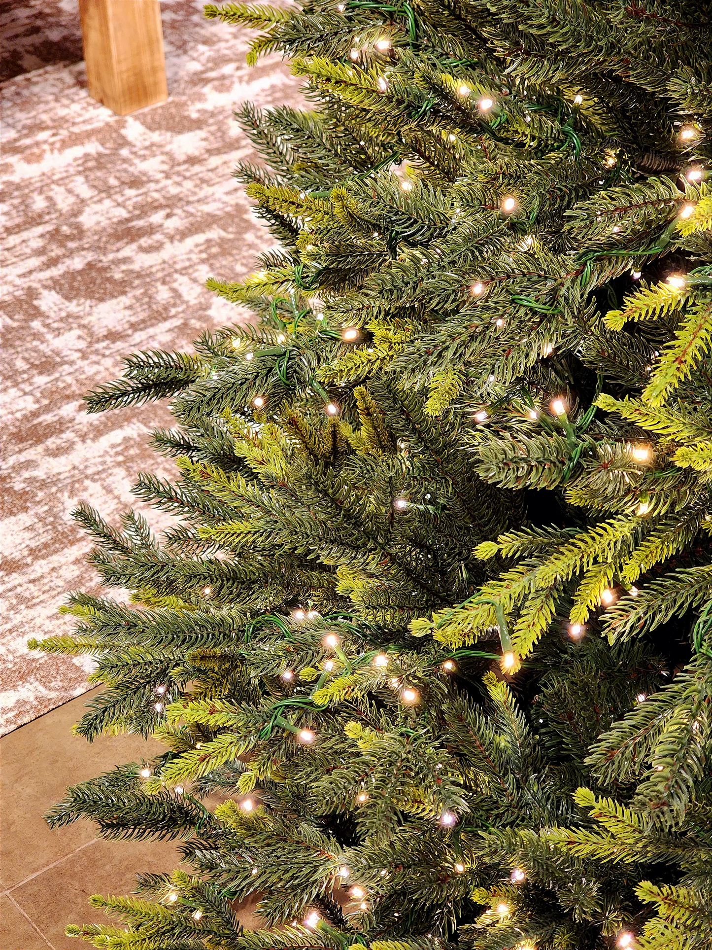 ÁRVORE PINHEIRO SUPER LUXO COM 1900 LEDS 2,10CM COM 5436 GALHOS