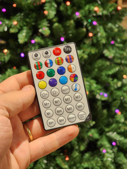 ÁRVORE PINHEIRO BAHREIN 1217 GALHOS 2,10CM COM 390 LEDS RGB COM FUNÇÕES