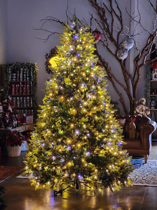 ÁRVORE REALISTA PINHEIRO BASIC 1953 GALHOS COM 600 LEDS BICOLOR 2,40CM COM CONTROLE REMOTO