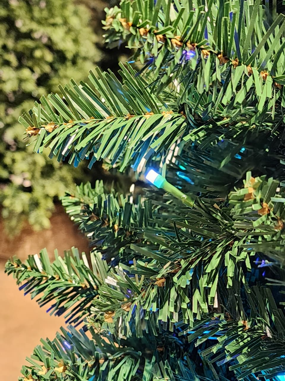 ÁRVORE PINHEIRO BAHREIN 1217 GALHOS 2,10CM COM 390 LEDS RGB COM FUNÇÕES